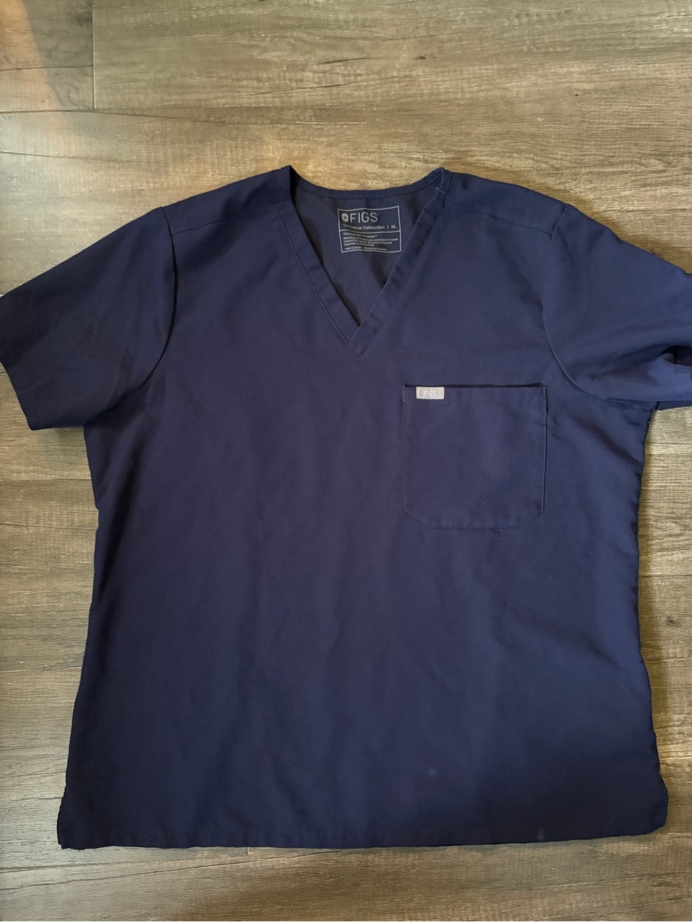 FIGS Technical Collection Catarina One-Pocket Scrub Top Dark Navy